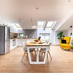 Appartement Victus Spacious Apartments In The City Center By Noclegi Renters *