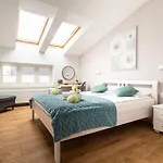 Victus Spacious Apartments In The City Center By Noclegi Renters *