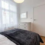 Victus Spacious Apartments In The City Center By Noclegi Renters Apartamento Sopot