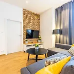 Victus Spacious Apartments In The City Center By Noclegi Renters Appartement *