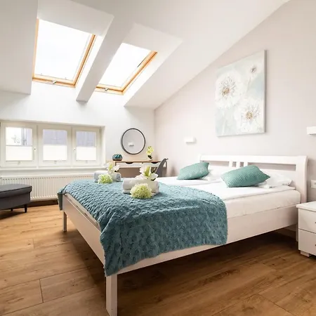 Victus Apartamenty, Victus *