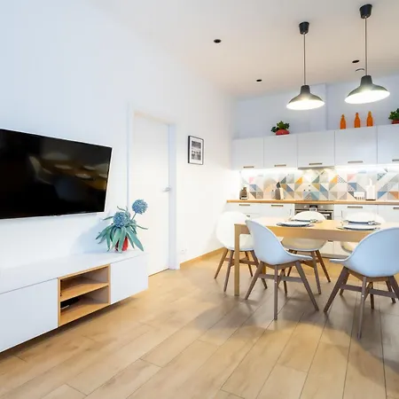 Victus Spacious Apartments In The City Center By Noclegi Renters *