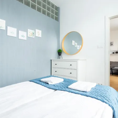 Victus Spacious Apartments In The City Center By Noclegi Renters