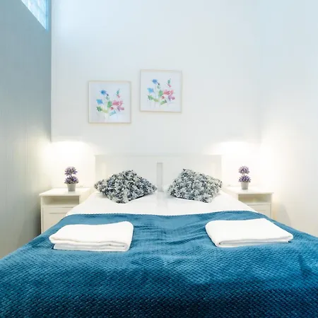 Victus Spacious Apartments In The City Center By Noclegi Renters Apartamento *