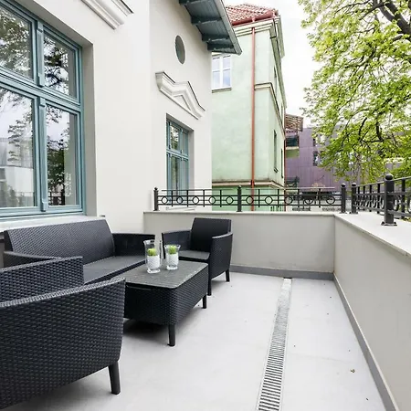 Victus Spacious In The Center By Renters Апартаменти *