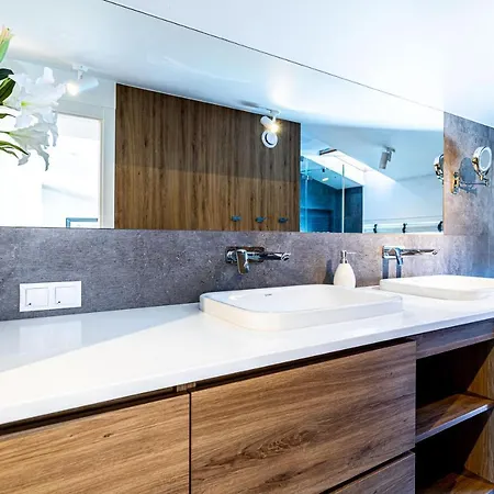 Victus Spacious In The Center By Renters Appartement *